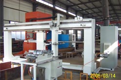 Two dimensional axis winding machine 